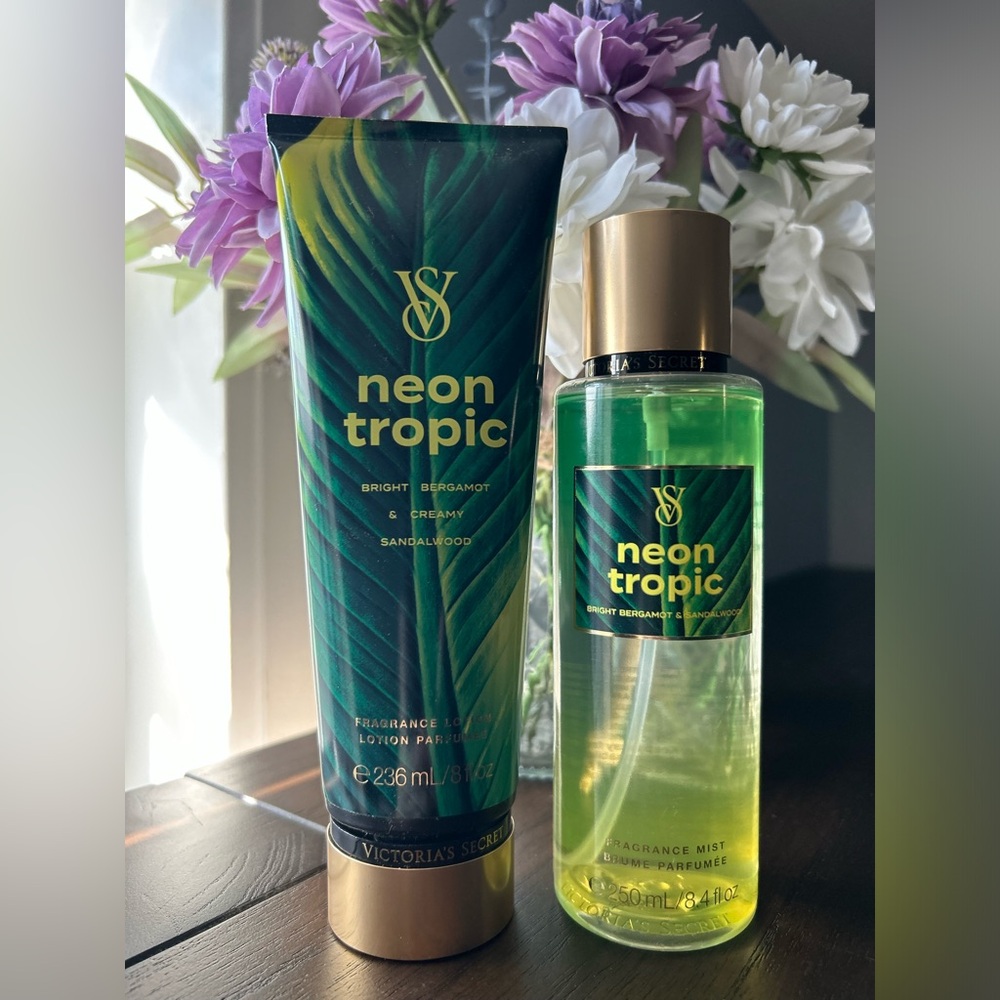 Victorias Secret Neon Tropic Set